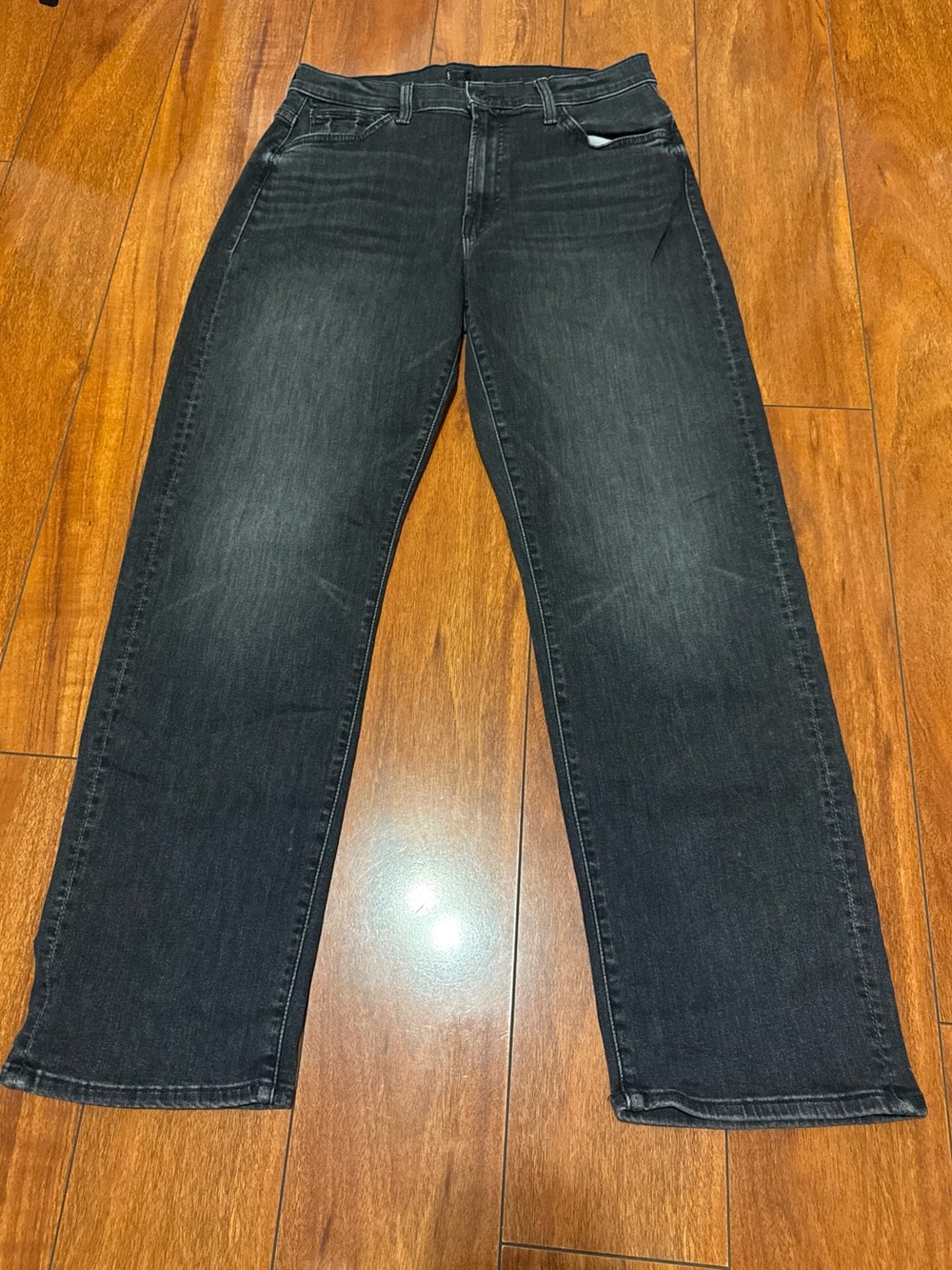 MOTHER women’s Jeans Relaxed Black Faded Wash - Picture 4 of 9